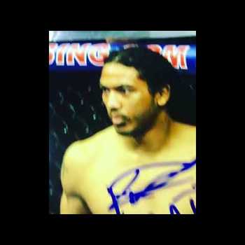Kevin Lee Gets Mistaken for Benson Henderson While Signing Autographs