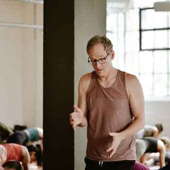  9 Ways to Sharpen Your Verbal Cues in Yoga Class
